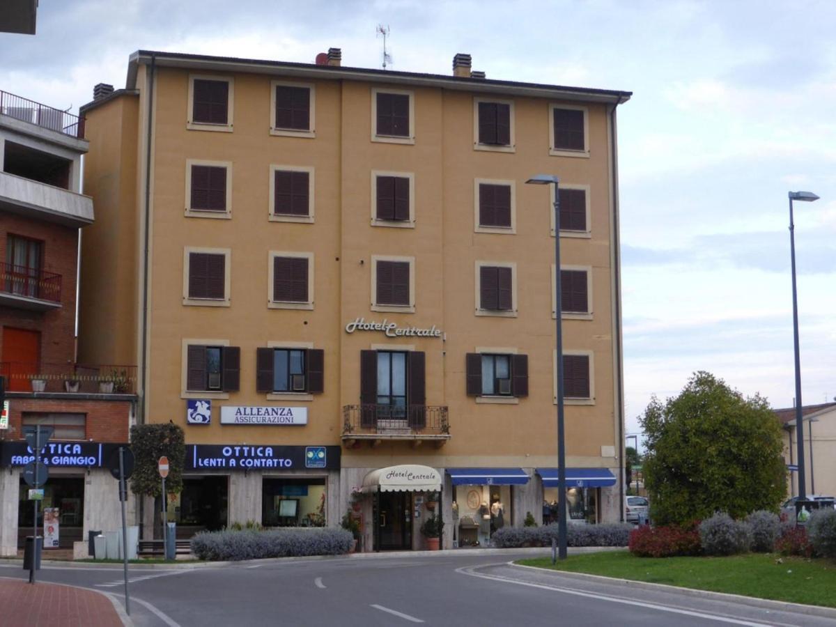 Hotel Centrale Chiusi Dış mekan fotoğraf