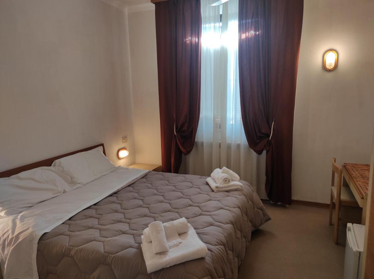 Hotel Centrale Chiusi Oda fotoğraf