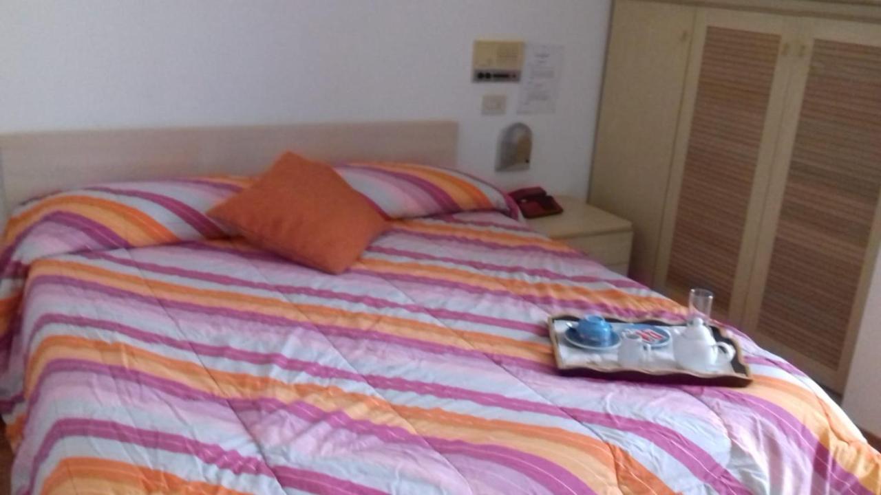 Hotel Centrale Chiusi Dış mekan fotoğraf